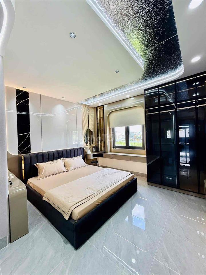 chính chủ bán nhà có thang máy quận 12