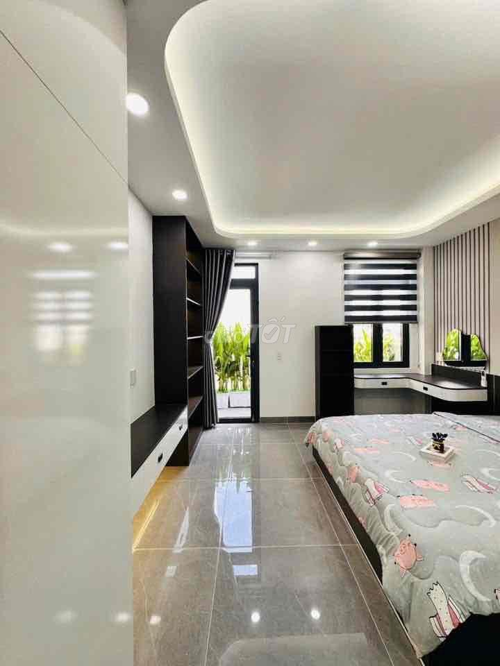 nhà phố quận 12 dài 28 m công nhận 110 m2