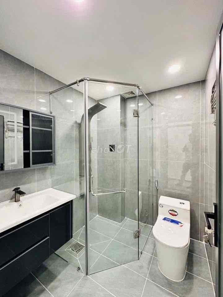 nhà phố quận 12 dài 28 m công nhận 110 m2
