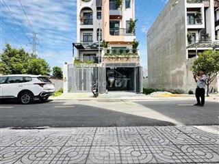 nhà phố quận 12 dài 28 m công nhận 110 m2