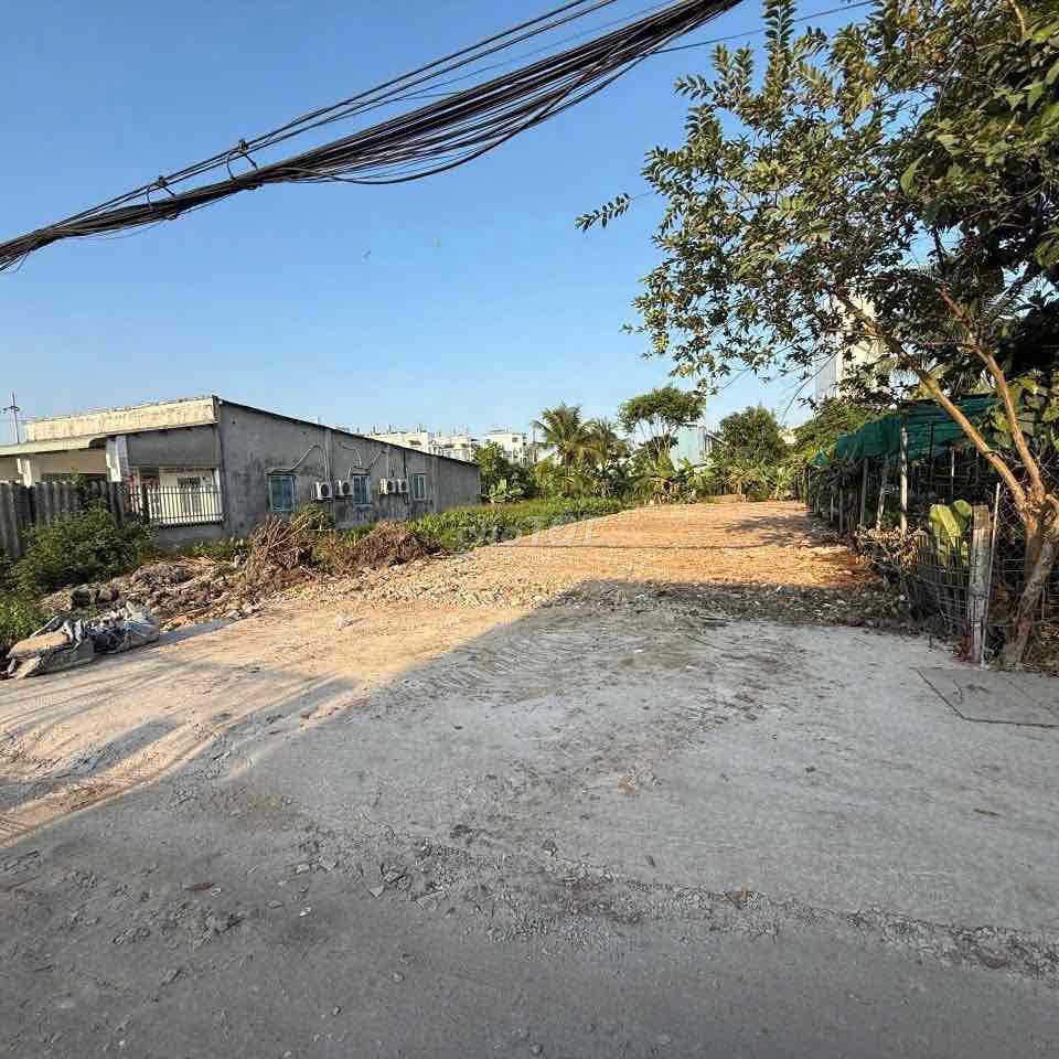 đất thổ cư 201 m2, ngang lên đến 7,5 m dài 27 m