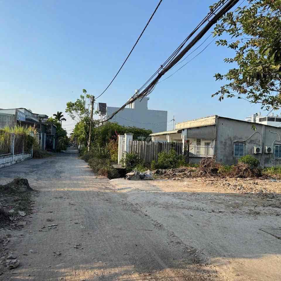 đất thổ cư 201 m2, ngang lên đến 7,5 m dài 27 m