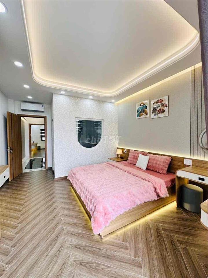 mặt tiền số 68, có thang máy, trệt lửng 4 lầu, đường trần thị cờ