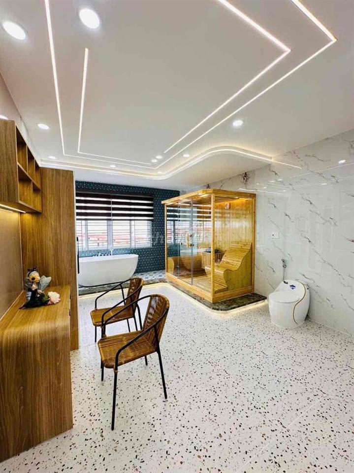 mặt tiền số 68, có thang máy, trệt lửng 4 lầu, đường trần thị cờ