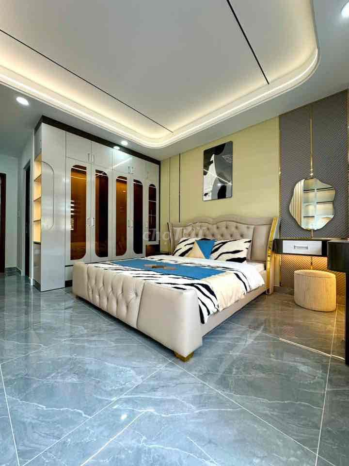 bán nhà mới trệt lửng 4 lầu, có thang máy phường trung mỹ tây