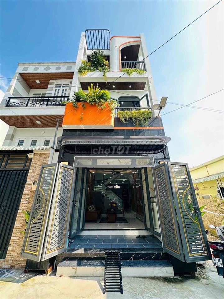 nhà xây mới, có 3 PN, sổ hồng riêng quận 12