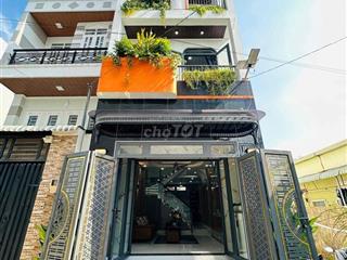 nhà xây mới, có 3 PN, sổ hồng riêng quận 12