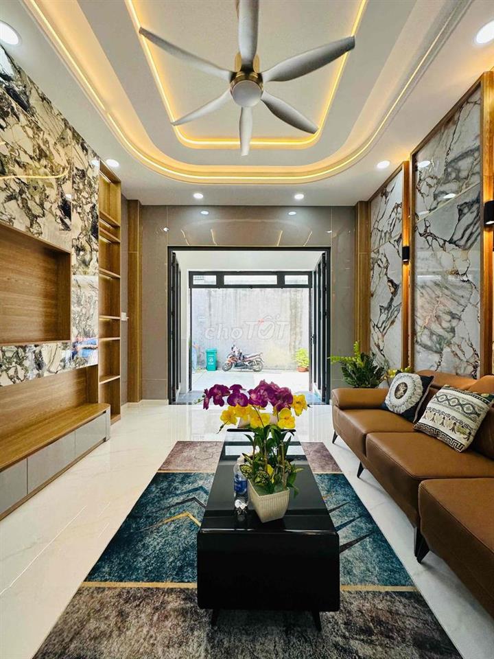 nhà xây mới, có 3 PN, sổ hồng riêng quận 12