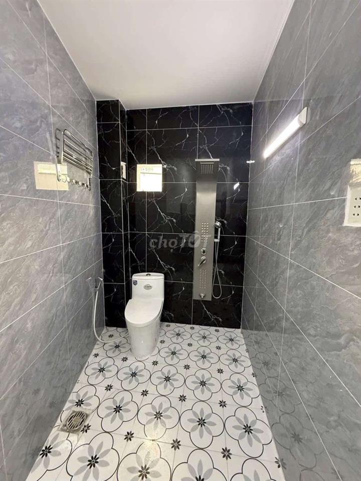 Rẻ hơn trong khu vực, dọn vào ở ngay hẻm xe hơi thông.