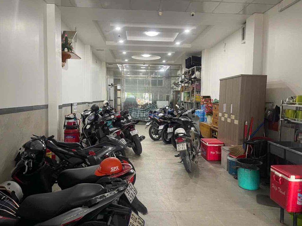 Cần bán nhà Mặt Tiền Hà Huy Giáp Q12