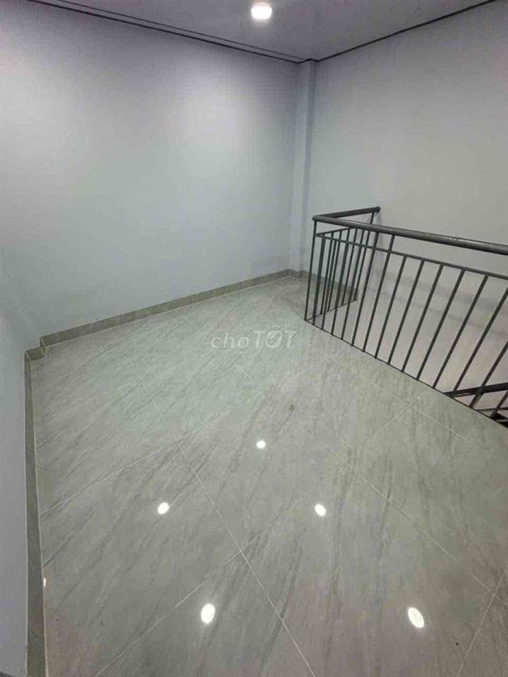 bán nhà nhỏ như hình Q12 khu dân cư đất thổ cư 100%