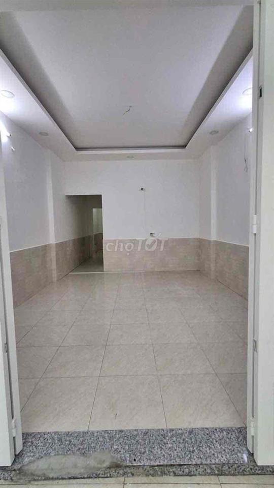 cần cho thuê nhà cấp 4 dt 4x16 2pn kính hẻm 3gac điện nước chíh riêng