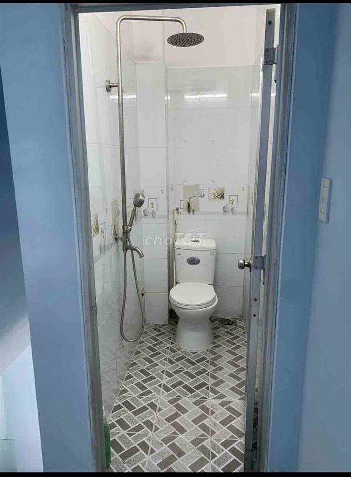 nhà gần cầu vượt ngã tư ga Q12 1 lầu 2pn hẻm xe hơi