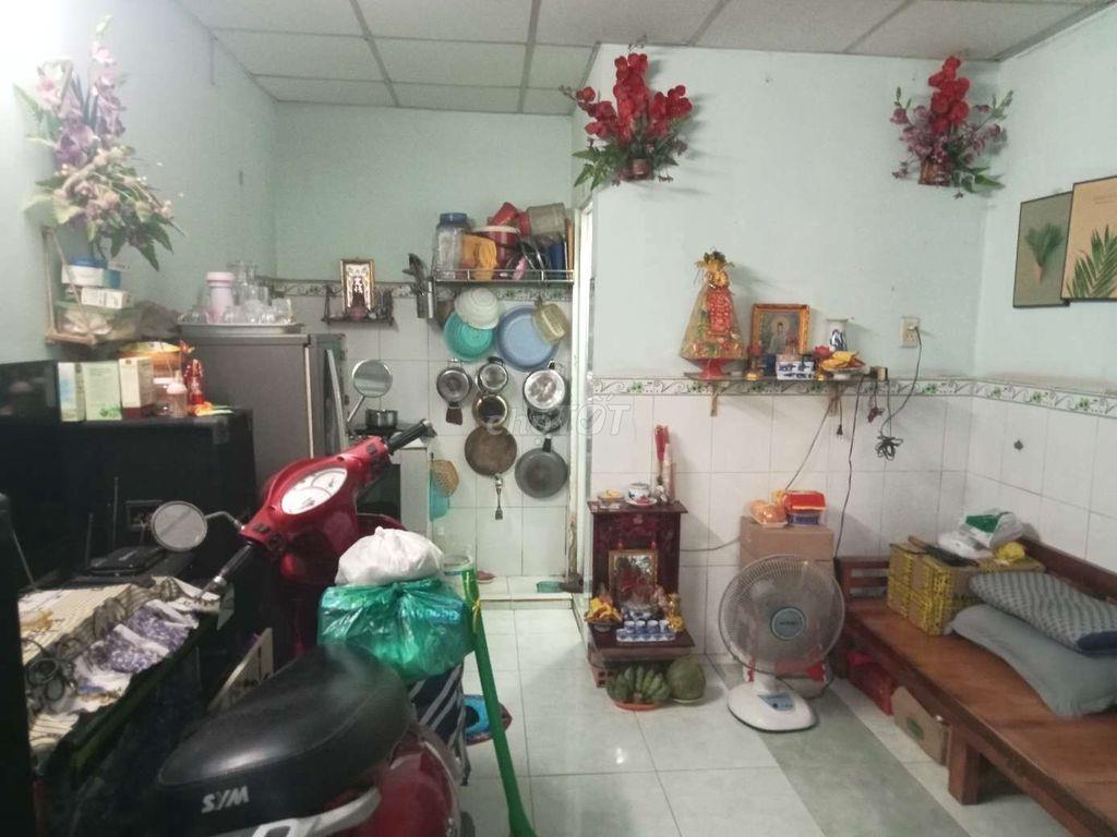 Nhà 3,3x5m hẻm thông trước nhà 2,8 ra 9m là hẻm xe tải