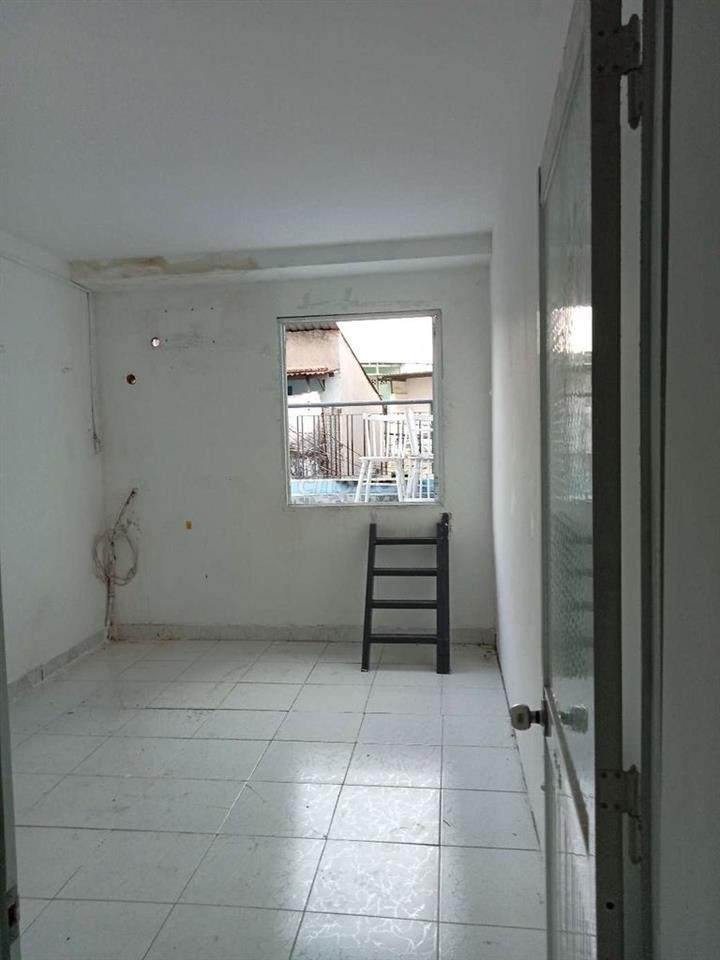 nhà HT 17 xe tải đậu ngay cửa nhà