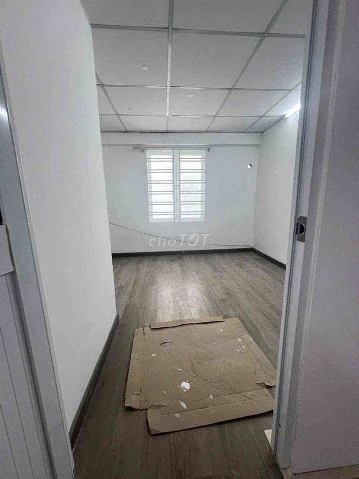 nhà 1 lầu . ngay Chợ thạnh xuân . đường hà huy giáP. Q12