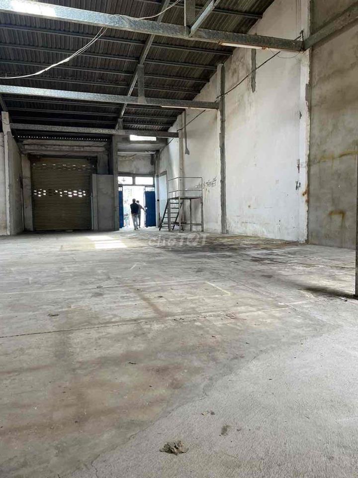 Kho xưởng 250m2. điện 3fa . hà huy giáp . thạnh lộc. 9tr/ tháng