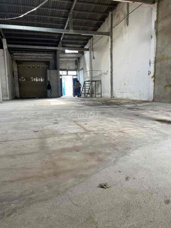 Kho xưởng 250m2. điện 3fa . hà huy giáp . thạnh lộc. 9tr/ tháng