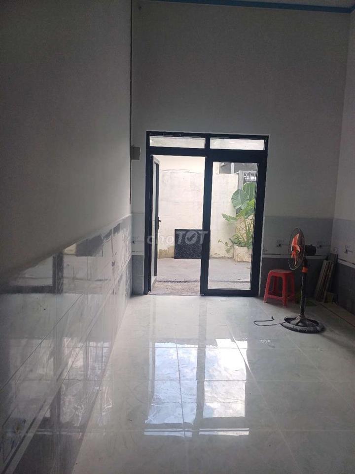 Nhà mới xây dựng xông Cần bán