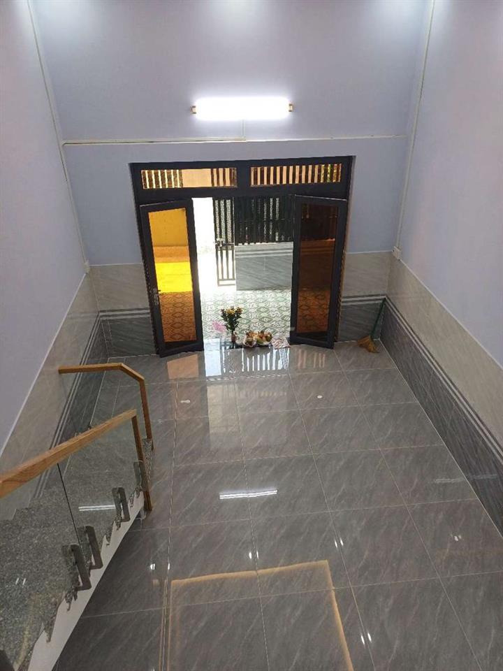 nhà mới xây dựng xong cân bán