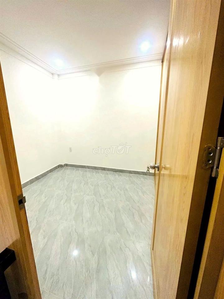 BÁN NHÀ ĐƯỜNG TÔ KÝ Q12
