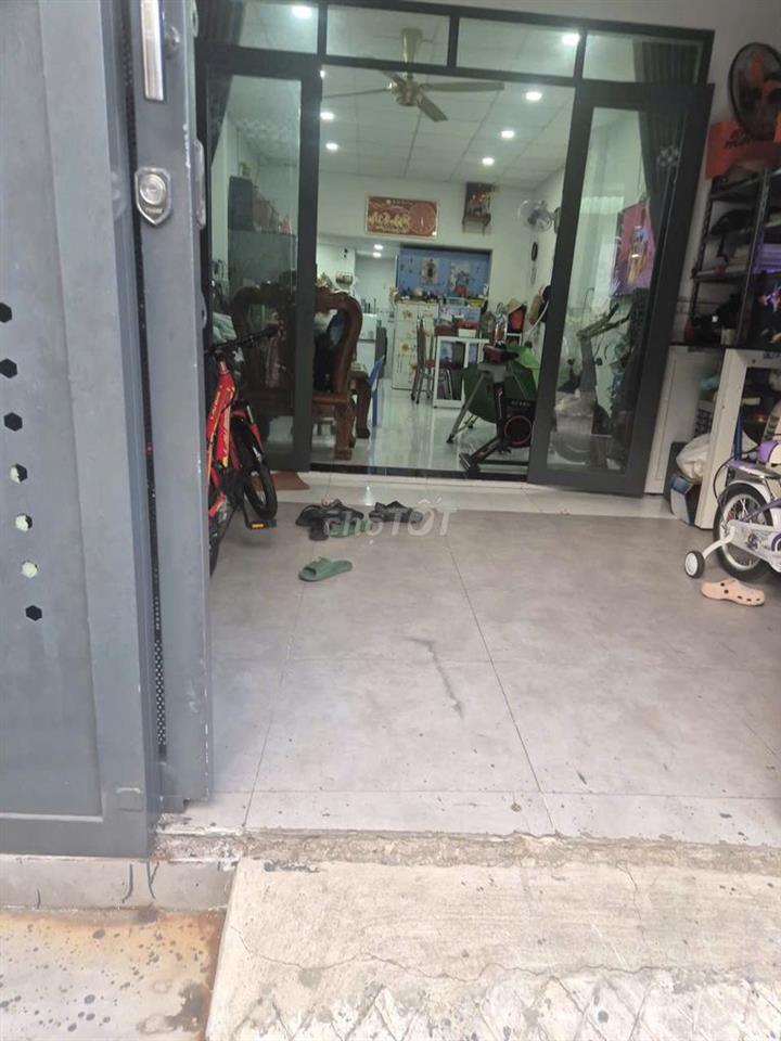 Nhà ở riêng lẻ hẽm ô tô 5m