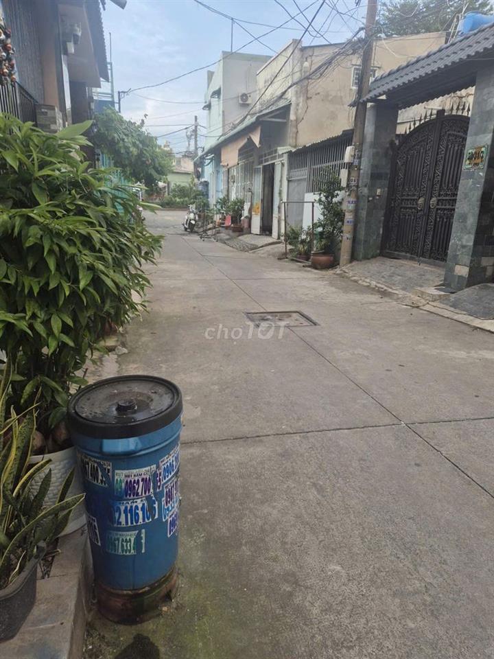 Nhà ở riêng lẻ hẽm ô tô 5m