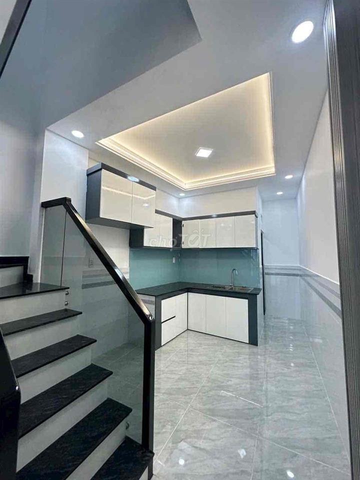 Gia đình cần bán nhà thới an 04 ngay siêu thị metro