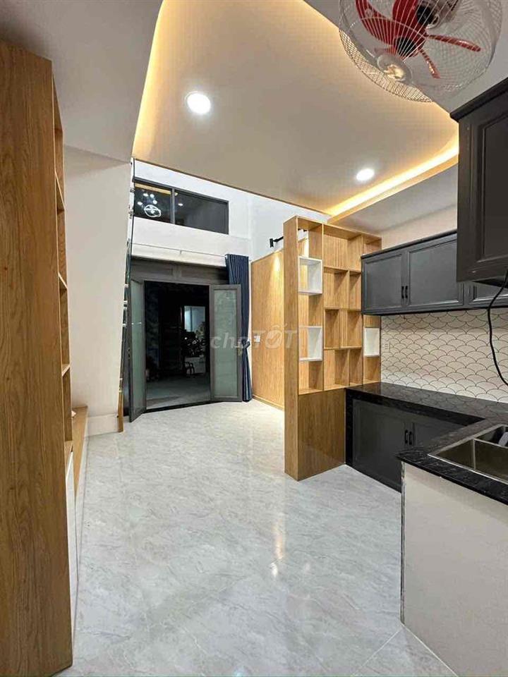 Bán nhà ở đường Huỳnh Thị Hai giá còn thương lượng
