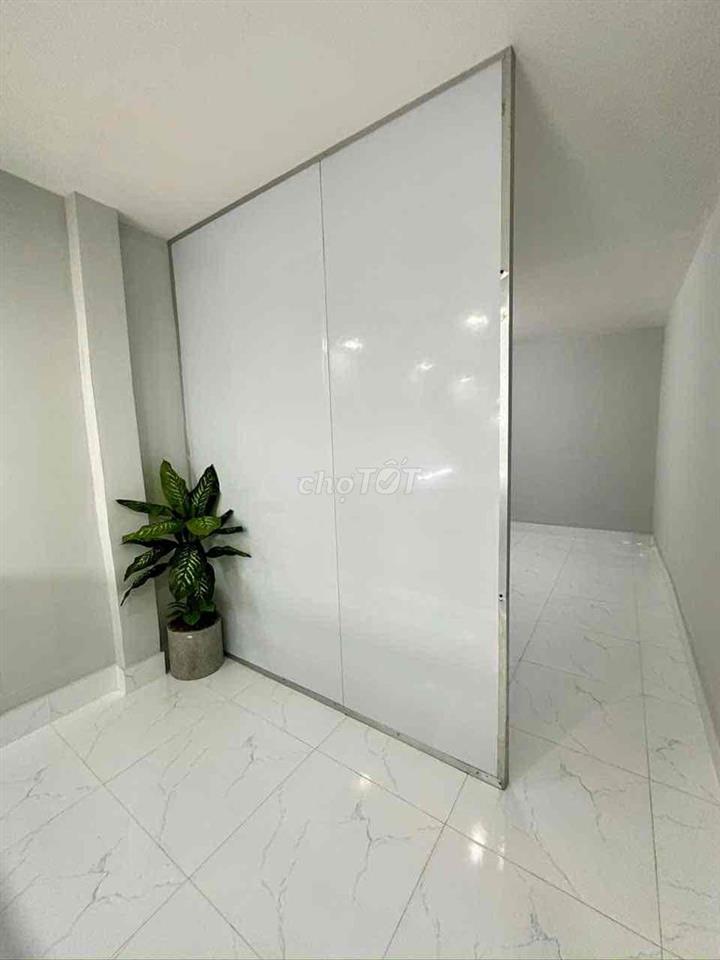 Người thân cần bán nhà đẹp ở lê văn khương