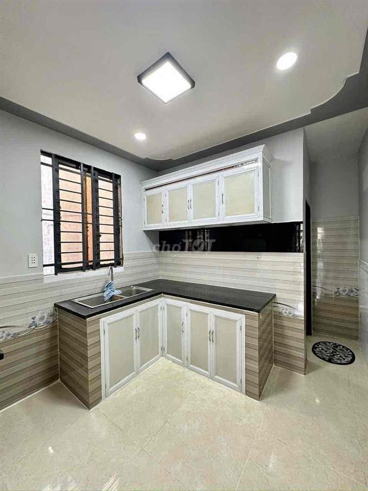 Người thân cần bán nhà đẹp ở lê văn khương