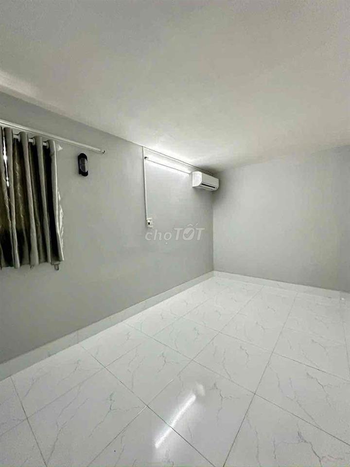 Người thân cần bán nhà đẹp ở lê văn khương