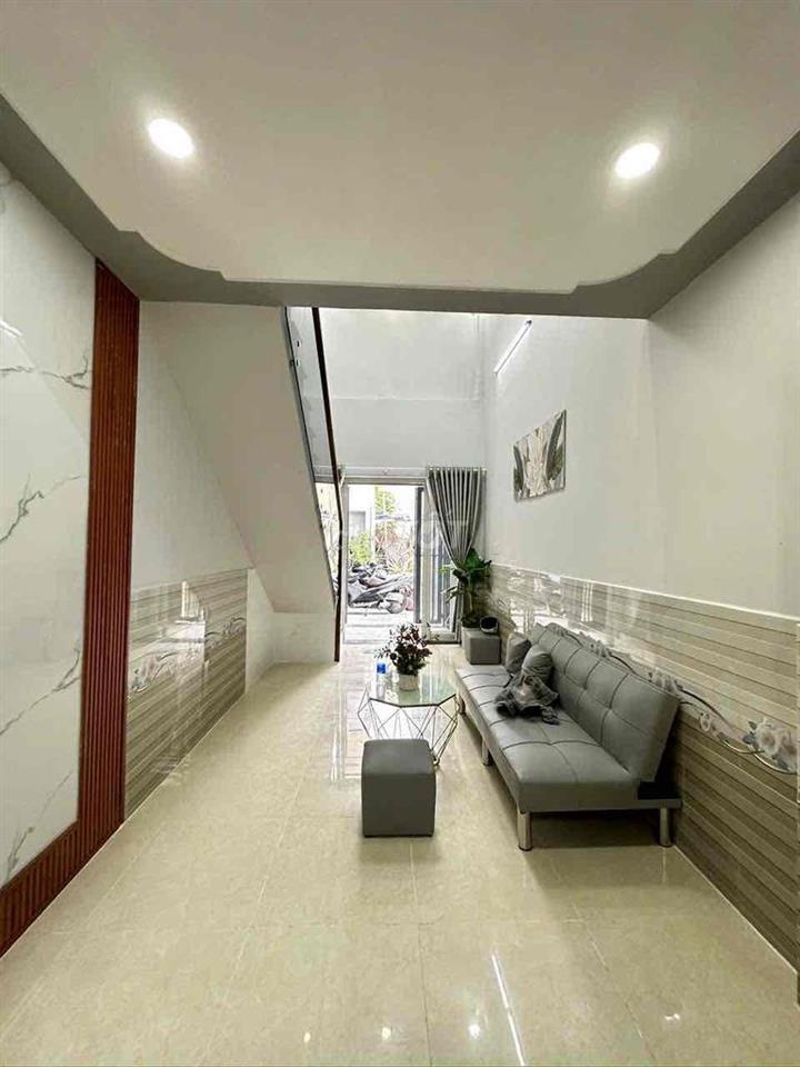 Người thân cần bán nhà đẹp ở lê văn khương