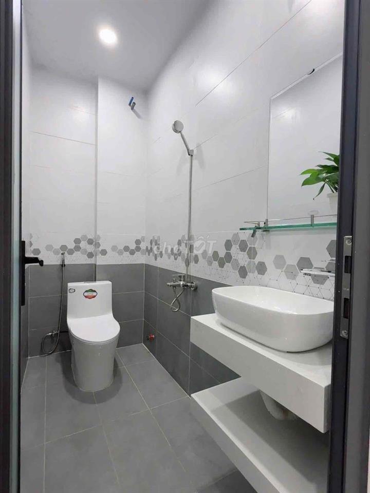 Nhà đẹp ở đường nguyễn văn quá giá còn thương lượng