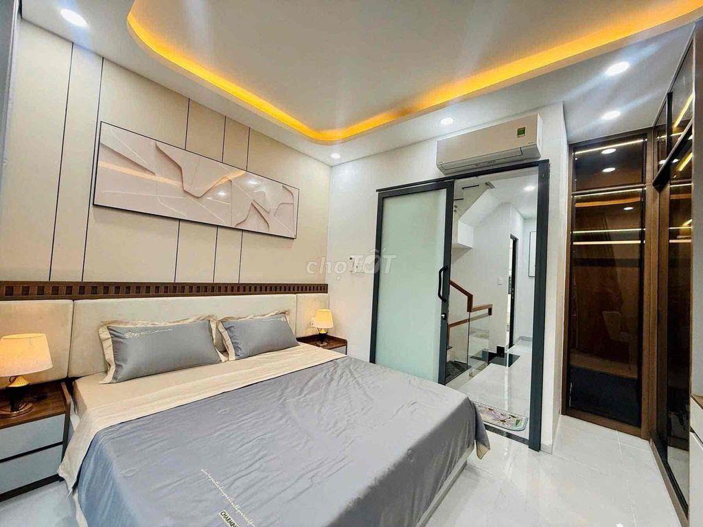 XÂY MỚI 4 TẤM - TẶNG FULL NỘI THẤT - VỊ TRÍ CỰC ĐẸP - SÁT NÁCH GÒ VẤP.