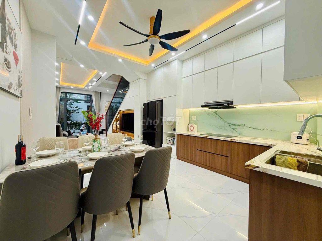 XÂY MỚI 4 TẤM - TẶNG FULL NỘI THẤT - VỊ TRÍ CỰC ĐẸP - SÁT NÁCH GÒ VẤP.