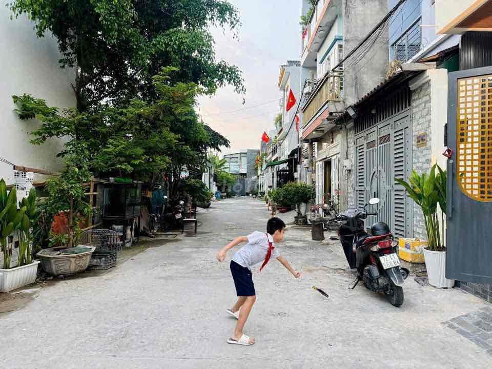 XÂY MỚI 4 TẤM - TẶNG FULL NỘI THẤT - VỊ TRÍ CỰC ĐẸP - SÁT NÁCH GÒ VẤP.
