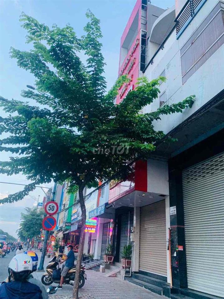 chính chủ bán nhà mặt tiền Trường chinh quận 12