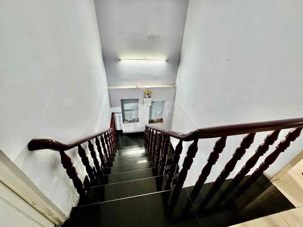Bán gấp nhà 4PN 75m² hẻm xe hơi Nguyễn Thành Vĩnh, chỉ 5,6 tỷ