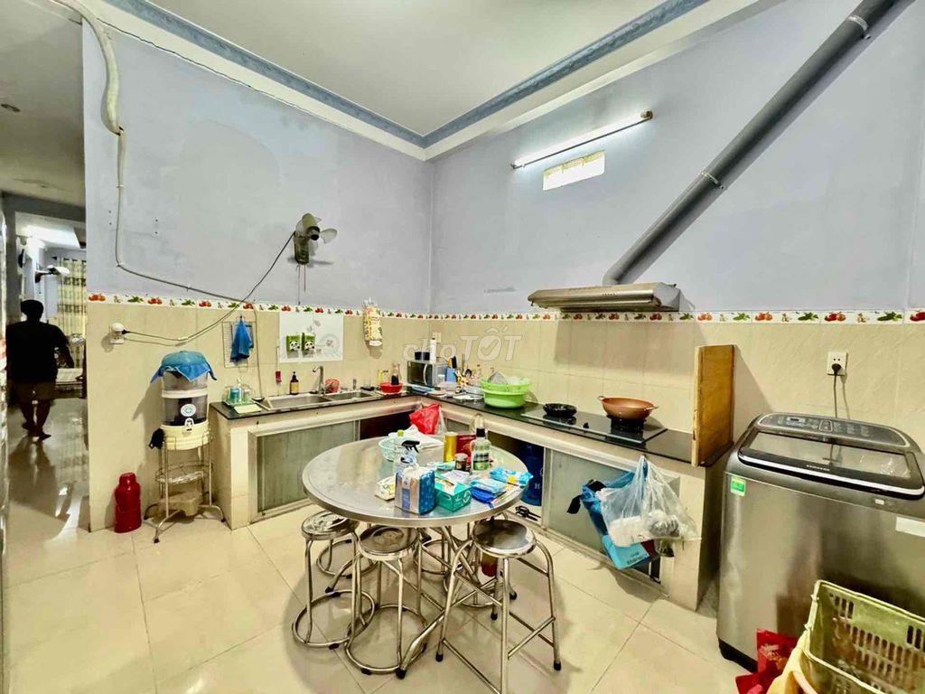 Bán gấp nhà 4PN 75m² hẻm xe hơi Nguyễn Thành Vĩnh, chỉ 5,6 tỷ