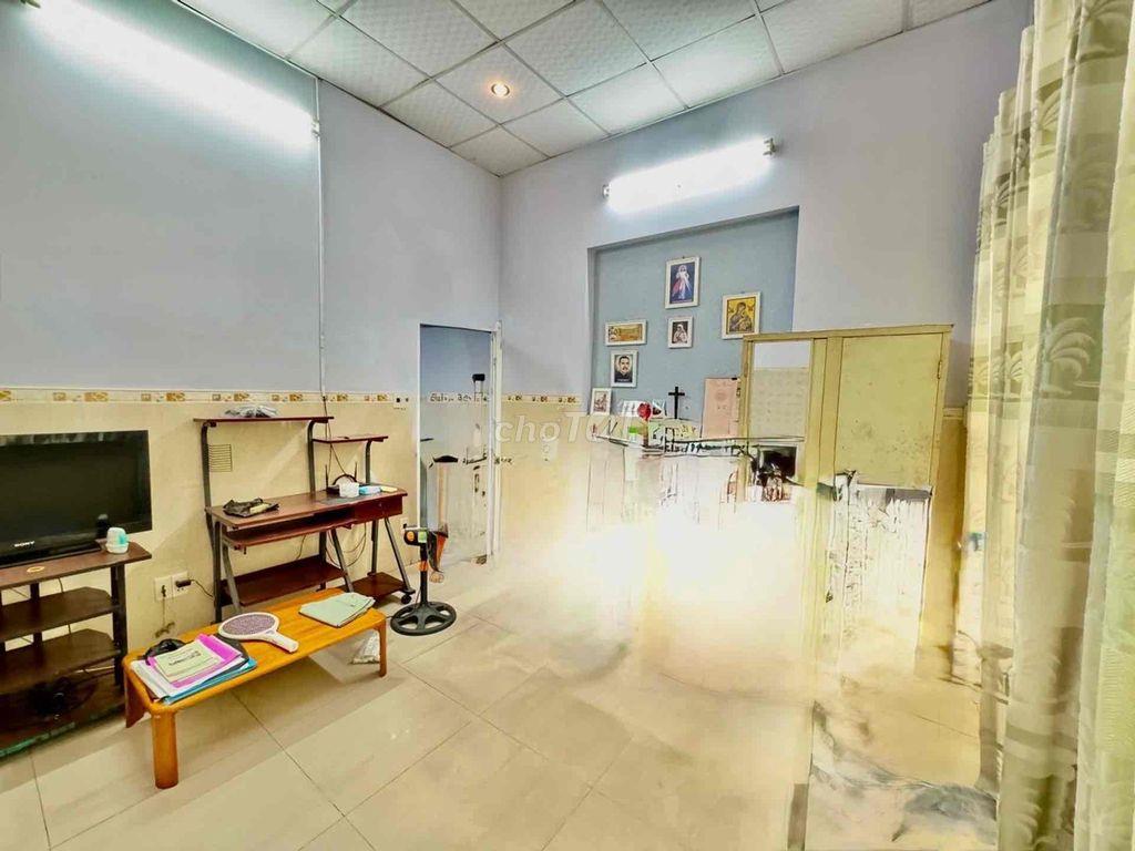 Bán gấp nhà 4PN 75m² hẻm xe hơi Nguyễn Thành Vĩnh, chỉ 5,6 tỷ