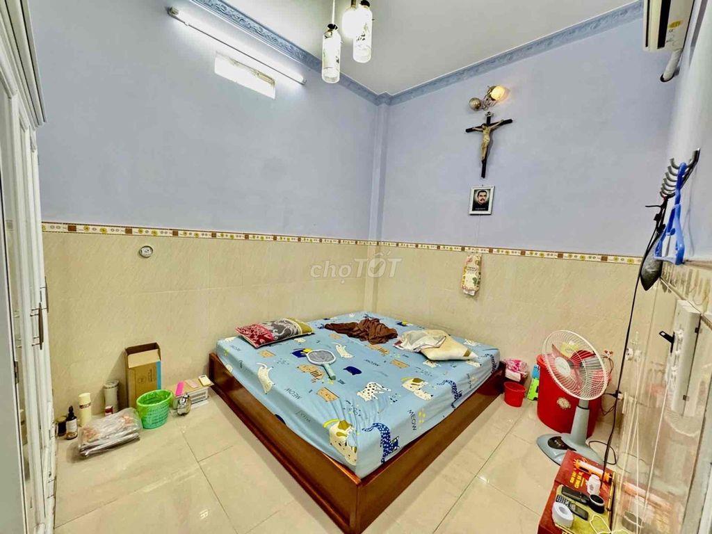 Bán gấp nhà 4PN 75m² hẻm xe hơi Nguyễn Thành Vĩnh, chỉ 5,6 tỷ