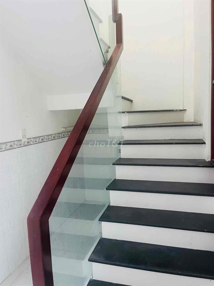 Nhà 2 tầng Tân Thới Hiệp 4x15m SHR, sân sau thoáng chỉ 3,3 tỷ