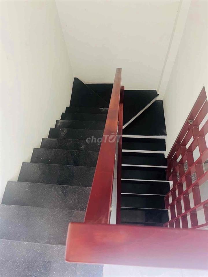 Nhà 2 tầng Tân Thới Hiệp 4x15m SHR, sân sau thoáng chỉ 3,3 tỷ