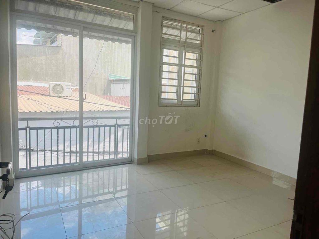 Nhà 2 tầng Tân Thới Hiệp 4x15m SHR, sân sau thoáng chỉ 3,3 tỷ