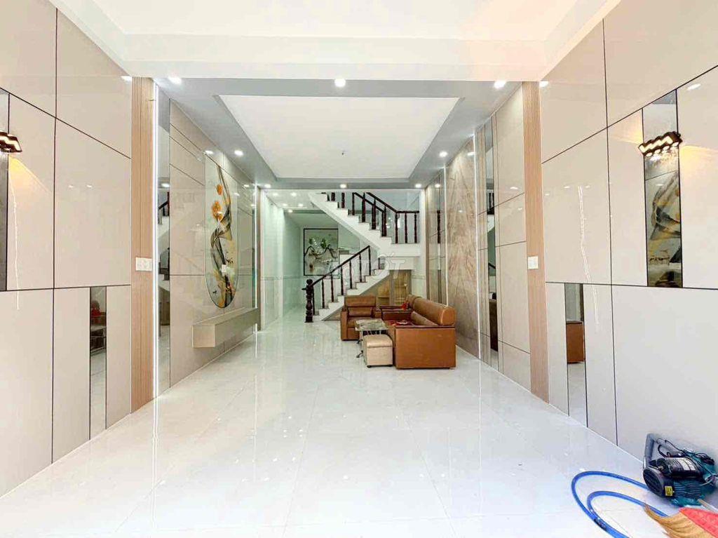 Nhà đẹp 3PN gần Chợ Thiếc - Lê Văn Khương - SHR - Chỉ hơn 4 tỷ