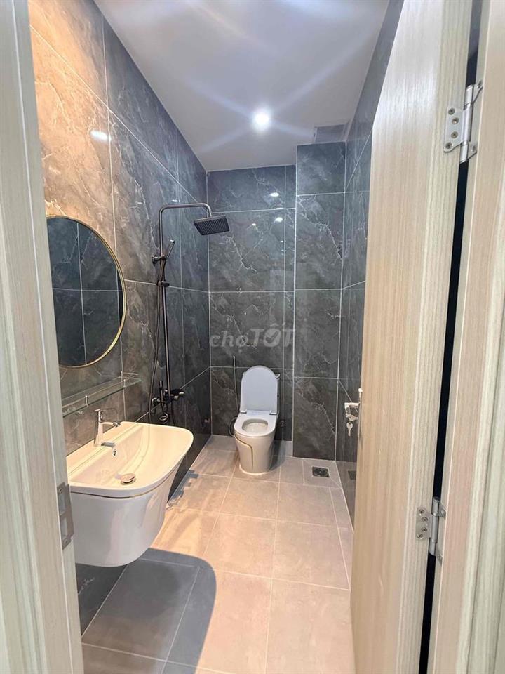 NHÀ MỚI GIÁ Q12 _GẦN BẾN XE BUÝT HIỆP THÀNH _ SÁT LÊ VĂN KHƯƠNG_ 4,79