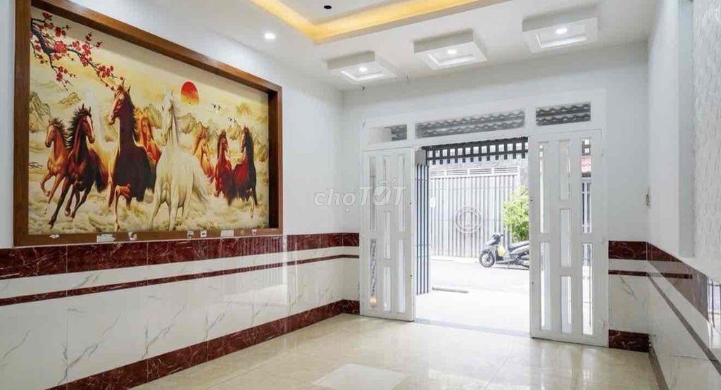 Hot! Nhà 4 tầng 60m², ô tô vào nhà, đối diện Hiệp Thành City, 5,7 tỷ
