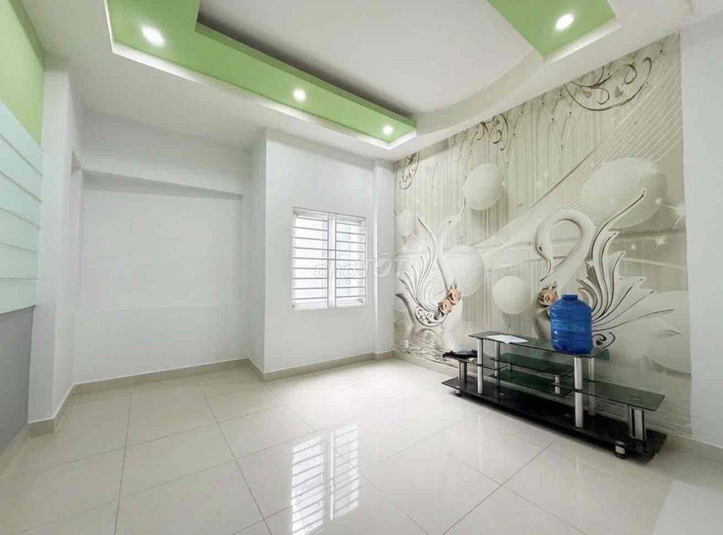 Hot! Nhà 4 tầng 60m², ô tô vào nhà, đối diện Hiệp Thành City, 5,7 tỷ