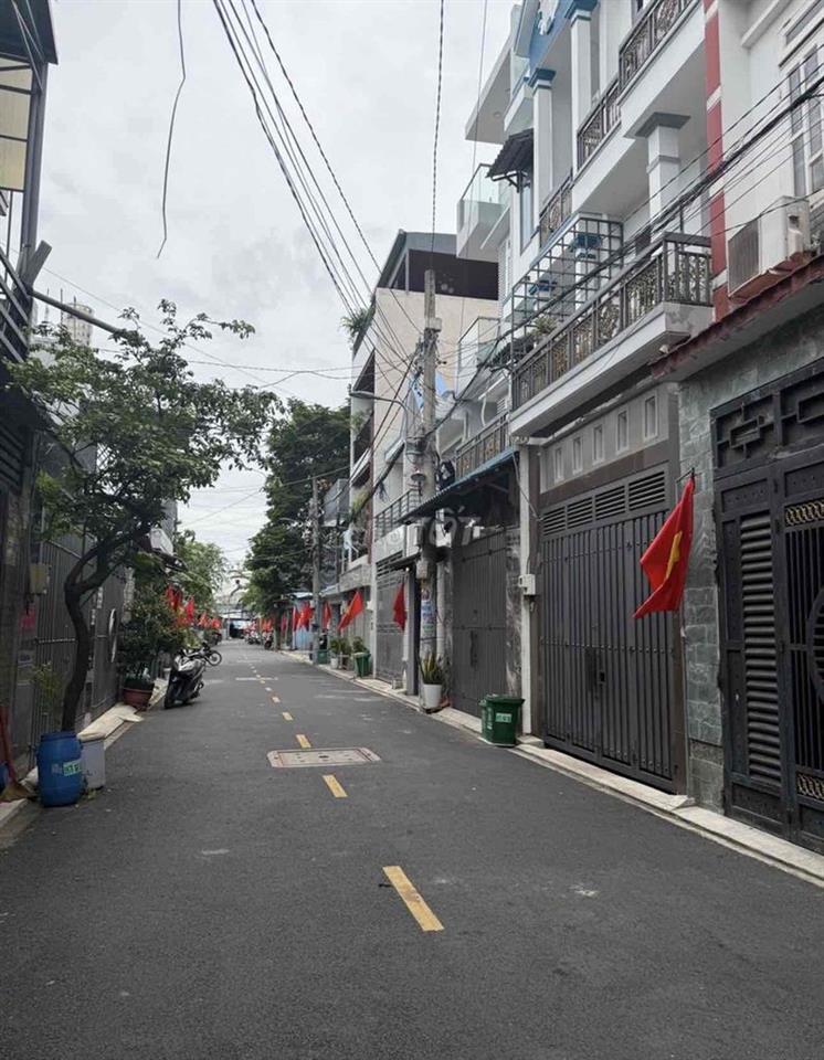 Hot! Nhà 4 tầng 60m², ô tô vào nhà, đối diện Hiệp Thành City, 5,7 tỷ